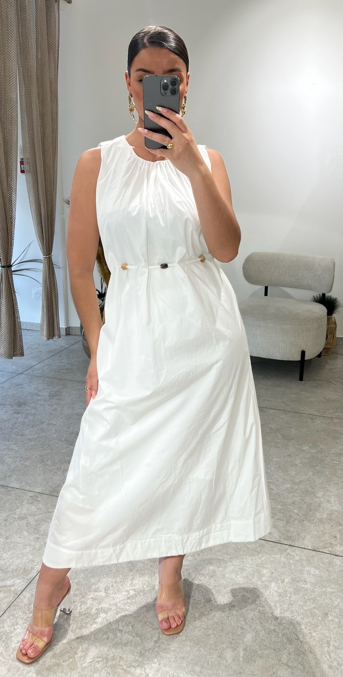 ROBE AVEC CEINTURE PERLE