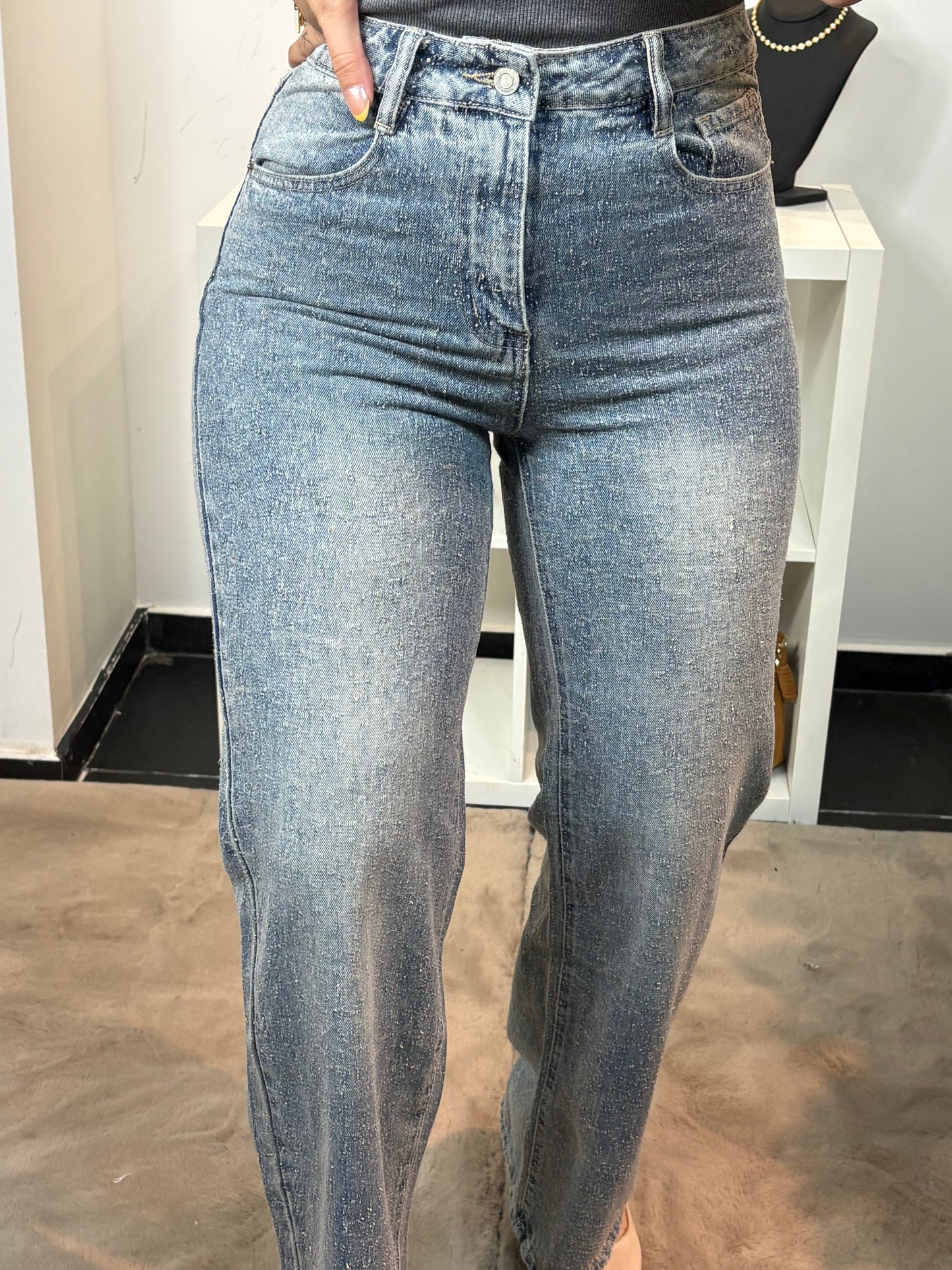 JEANS À EFFET DECHIRER